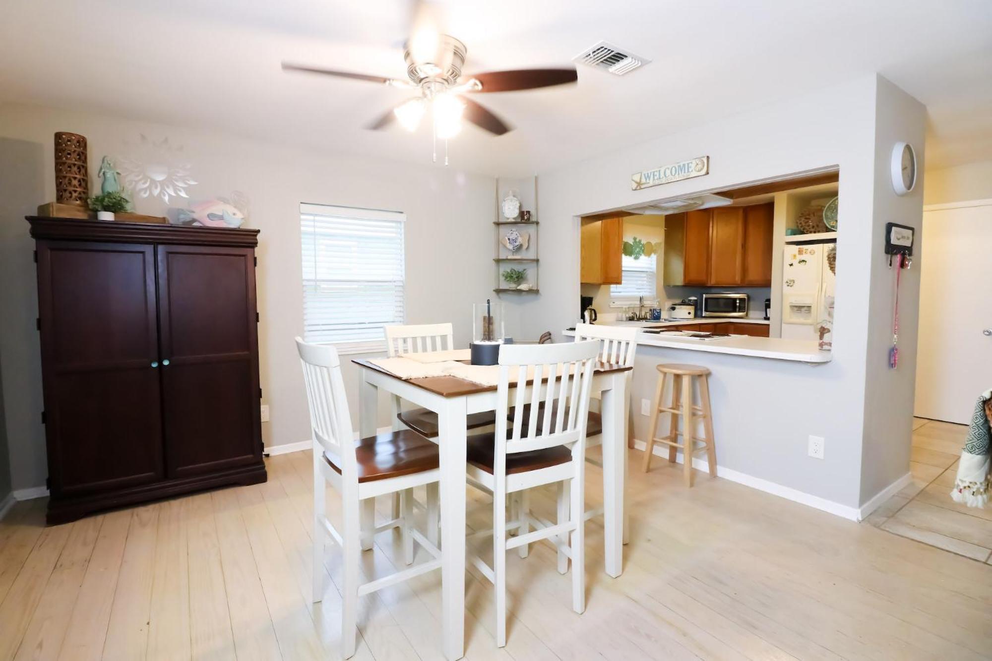 גלווסטון Sunny Daze Walk To Beach 2 Decks Pet Friendly Has A Mini Bar מראה חיצוני תמונה
