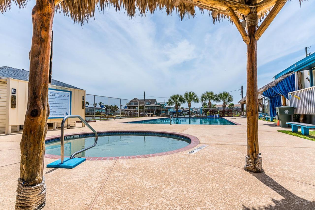 גלווסטון Sunny Daze Walk To Beach 2 Decks Pet Friendly Has A Mini Bar מראה חיצוני תמונה