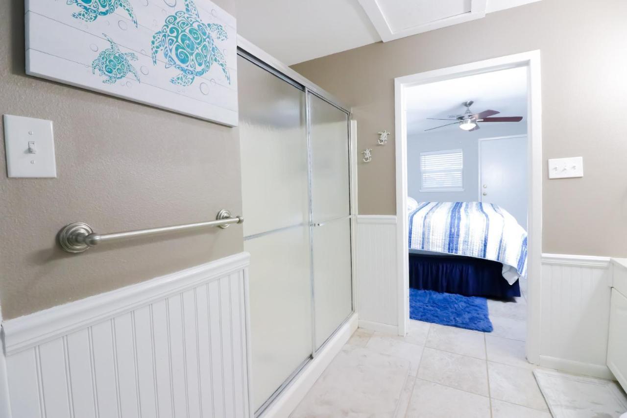 גלווסטון Sunny Daze Walk To Beach 2 Decks Pet Friendly Has A Mini Bar מראה חיצוני תמונה